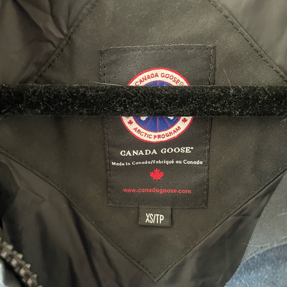 SOLD - Canada Goose Rowan Parka XS Black - Picture 6 of 7